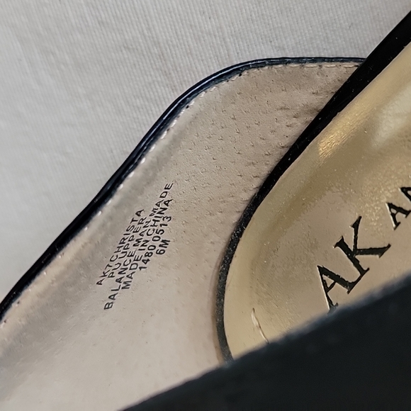 AK Anne Klein 3" heels, PU upper dsrk navy, patent style - Picture 4 of 9